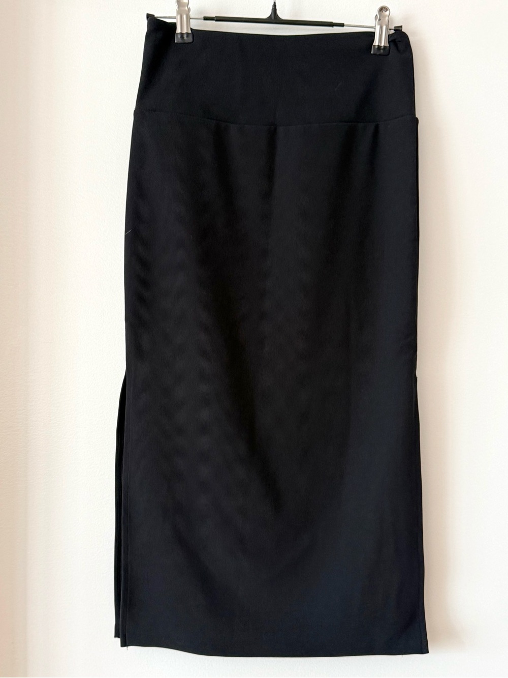 Icône Black Pencil Midi Skirt with Side Slits – Size M